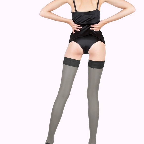 TOSCA Matte Colour Thigh Highs - Picture 5 of 5